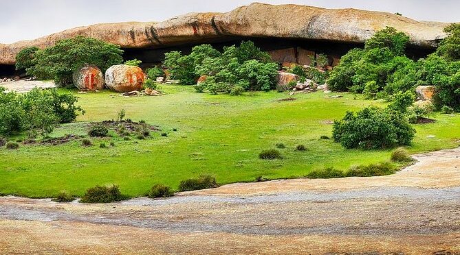 4 Days/ 3 Nights Victoria Falls & Hwange NP Adventure