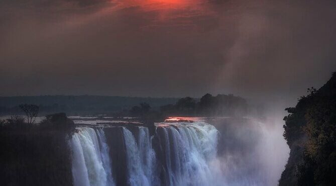 Sunrise Guided Tour of The Victoria Falls