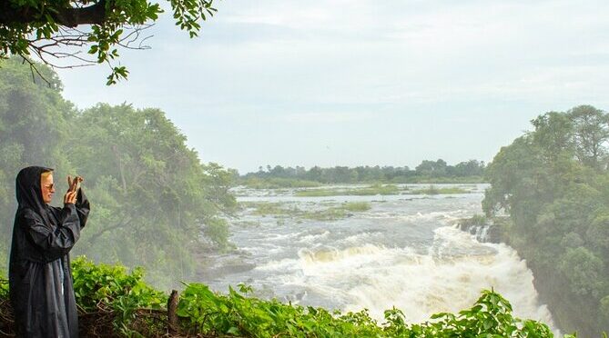 Guided Tour Of The Victoria Falls on Zimbabwe Side