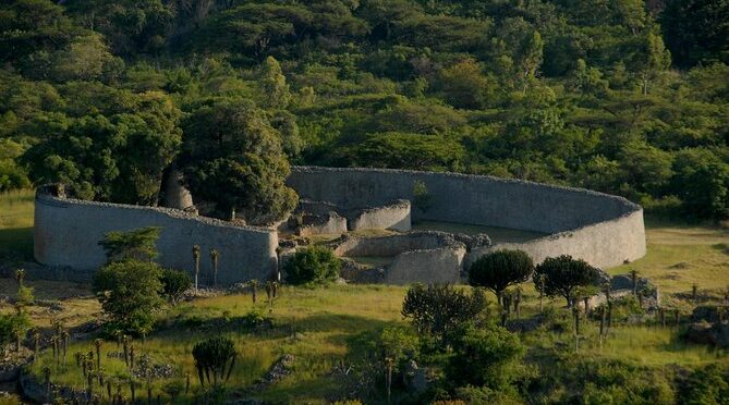 12-Day Zimbabwe Safari Tour from Victoria Falls
