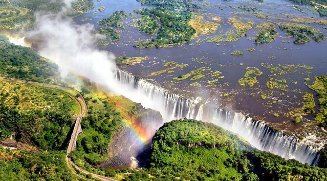 3-Day Victoria Falls Tour with Zambezi Sunset Cruise