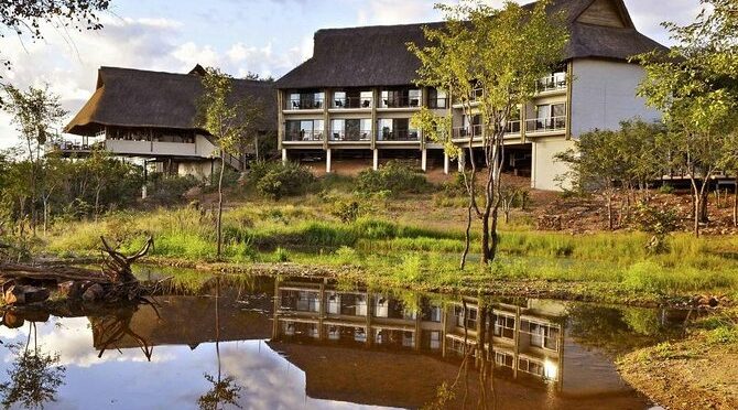 4 Days / 3 Nights Victoria Falls Safari Club Package