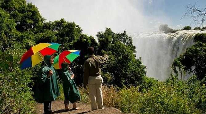 Guided Tour of the Falls inclusive of Lunch & Hotel Pick Up
