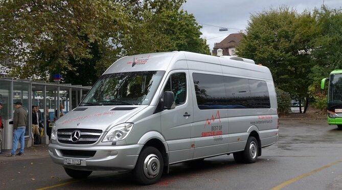Victoria Falls Airport Transfer to Victoria Falls Town or Hotel