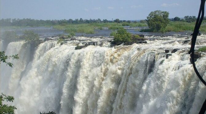 Victoria Falls Airport Pvt Transfers, Sundowner Cruise & Tour of the Falls Combo