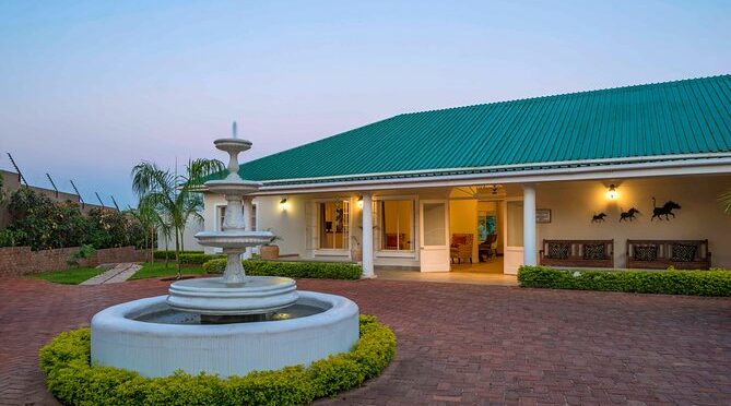 6 Days / 5 Nights Batonka Guest Lodge Package