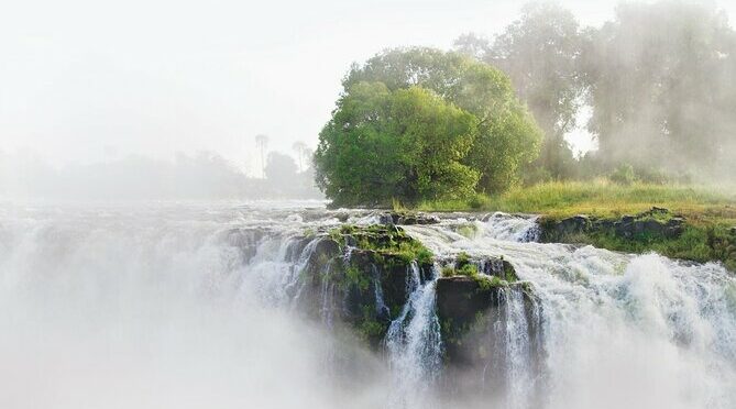Zimbabwe & Zambia: Guided Tour of the Falls from Both Sides