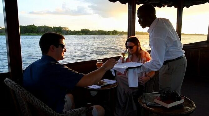 Small group: Sunrise to Sunset Safari Experience